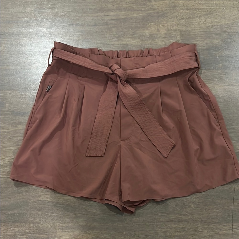 Athleta Skyline Short (size 12)